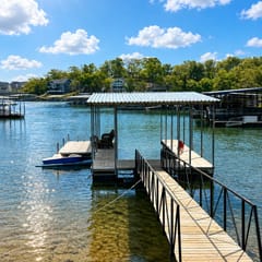 Lakefront 4BD/2.5BA Grill/Dock/Sleeps 13PP