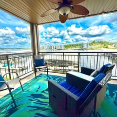 Lakefront Luxury 2BD/2BA Condo at The Falls-7PP