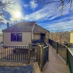 Sunbeam Shores 3BD/3BA/Pool/Firepit/Swim Dock-6PP