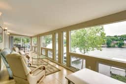 Backwater Cove 4 Bed/2.5 Bath/Dock/Deck-Sleeps-10PP - Image 3