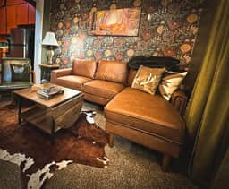 Bigfoot Bungalow-Private 1Bed/1Bath/Balcony-Downtown Russell - Image 3