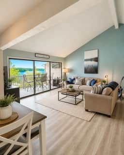 Blue Haven Lakefront 2 BED/2BATH/Pool/Pet Friendly-6PP - Image 3