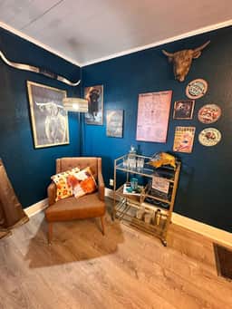 Buffalo & Bourbon-1 Bed/1 Bath Private Condo - Image 2