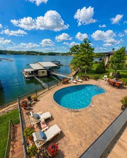Cresta Pointe-Luxury Lakefront Estate in Porto Cima- 6BD/5.5BA/Pool, Theater, Dock, Concierge- Sleeps 18 - Image 2