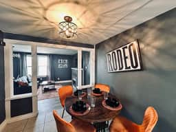 Downtown Russell-1Bed/1Bath Condo Fireplace/Grill-2PP - Image 4