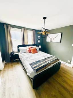 Downtown Russell-1Bed/1Bath Condo Fireplace/Grill-2PP - Image 2