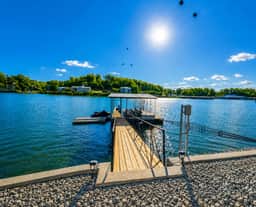 Lakefront 3BD/2.5BA/Dock/Firepit/Kayaks/Pet Friendly-12PP - Image 3