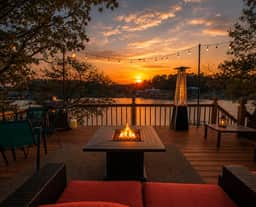 Lakefront 3BD/2.5BA/Dock/Firepit/Kayaks/Pet Friendly-12PP - Image 2