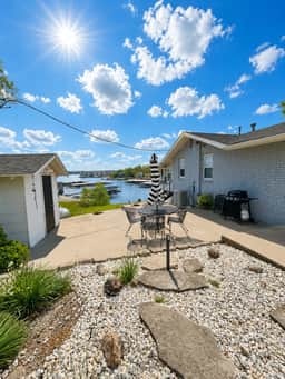 Lakefront 4BD/2.5BA Grill/Dock/Sleeps 13PP - Image 3