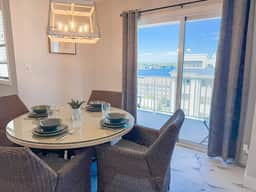 Lakeview Poolside 2BD/2BA/Pool/Balcony-Sleeps 6PP - Image 4