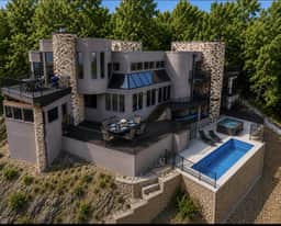Luxury Private Estate-5BED/6BATH/Pool/Hottub-20PP - Image 4