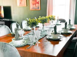 Mainfloor Condo-2BD/1BA/Grill/Laundry-Downtown Russell-8PP - Image 4