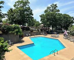 Sunset Paradise-3BD/3BA Condo/Pools/Pet Friendly/Lake OzarK-8PP - Image 2