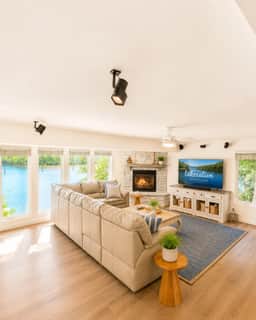 Sunset Pointe-Luxury Lakefront 3BD/2.5BA/Dock/Deck/Grill/Pet Friendly-10PP - Image 3