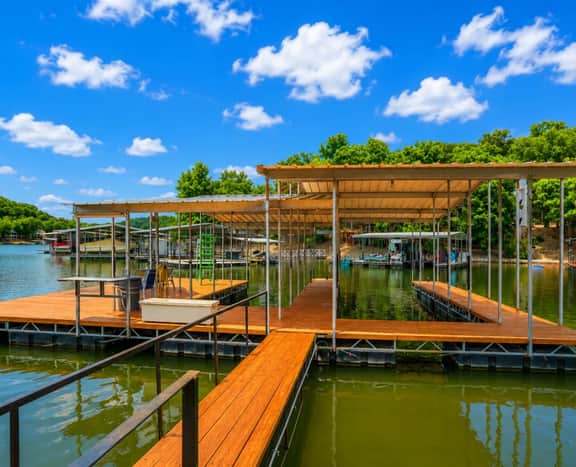 Dock Holiday-Lakefront 3BD/1BA/Dock/Deck-Sunrise Beach-8PP - Image 2