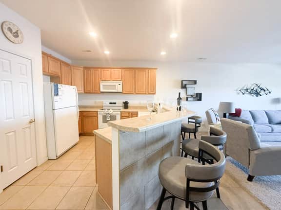 Dog Daze-Lakefront 3BD/2BA/Deck/Pool-6PP - Image 2