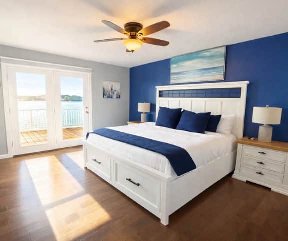 Edgewater-Lakefront 3 BD/2.5BA/Deck/Dock/Gril-16P - Image 2