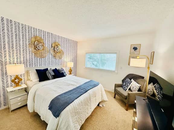 Hickory Haven-Lakefront 3BD/2BA/Deck/Dock-Four Seasons-8PP - Image 4