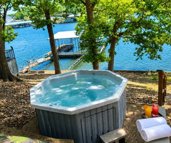Lakefront 3BD/2.5BA/Dock/Firepit/Kayaks/Pet Friendly-12PP - Image 4