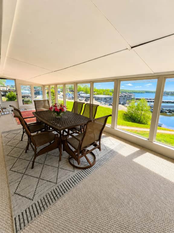Lakefront 4BD/2.5BA Grill/Dock/Sleeps 13PP - Image 4