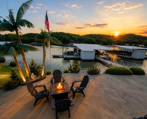 Lakefront 5BD/3BA/Dock/Firepit/Pet Friendly-17PP - Image 2