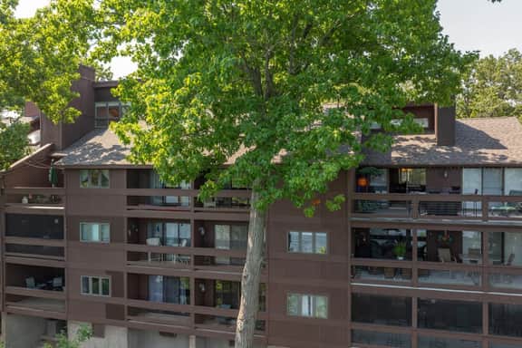 Lakeview Condo-Dock/Pool/Hottub/Sauna-8PP - Image 3