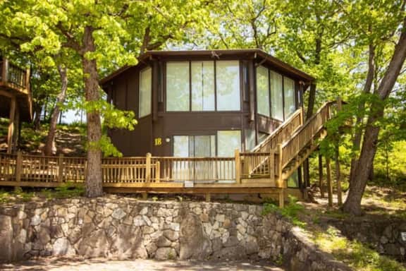 Maple & Moonshine-#18-2BD/3BA/Pools/Grill/Dock/Firepit/Deck-4PP - Image 2