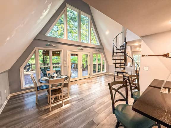 Private Lakefront Home w/Dock/Kayaks/4BD/2BA-12PP - Image 4