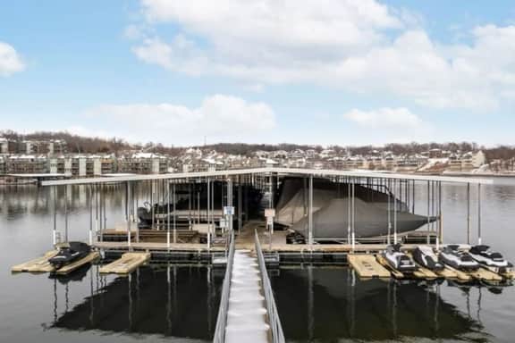 Regatta Bay Getaway-Luxury Lakefront Condo/2BD/2BA/Deck/Pool/Dock-6PP - Image 5