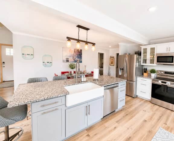 Sunsets & Docktails 4BD/2BA/Dock/Deck/Grill/Firepit/Lakeview/9PP - Image 3