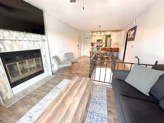 Wheelhouse: Lakefront 2BD/3BA/Deck/Pool/Pet Friendly-6PP - Image 5