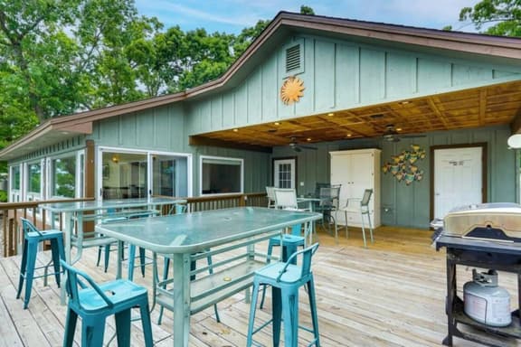 Backwater Cove 4 Bed/2.5 Bath/Dock/Deck-Sleeps-10PP - Image 1