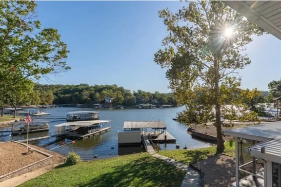 Lakefront 4BD/BunkRm-2.5BA-Dock/Firepit/Slide-14 - Image 1