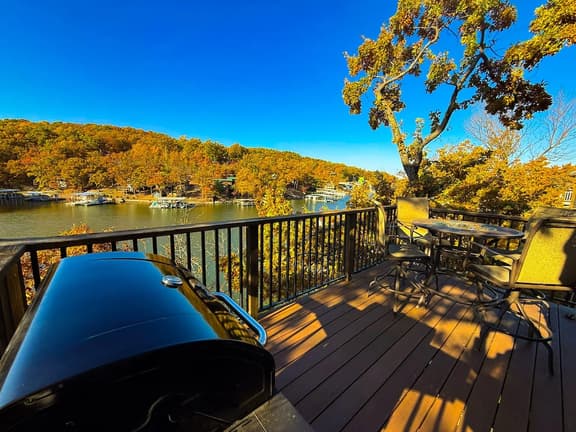 Lakefront Home-3BD/2.5BA/Dock/Grill/Firepit/Pool - Image 1