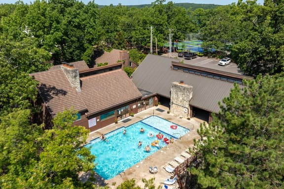 Lakeview Condo-Dock/Pool/Hottub/Sauna-8PP - Image 1