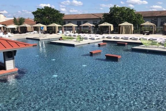 Lazy Waves-Private 2 BD/2BA W/Pool Access-Sleeps 6 - Image 1