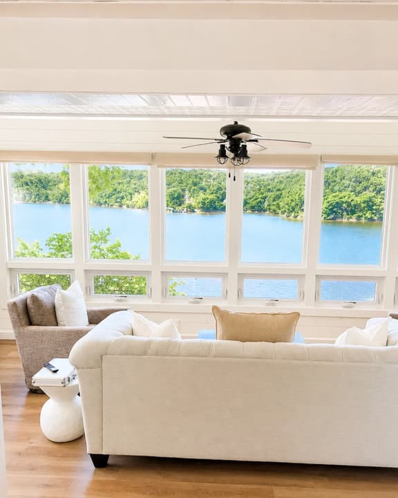 Sunset Pointe-Luxury Lakefront 3BD/2.5BA/Dock/Deck/Grill/Pet Friendly-10PP - Image 1