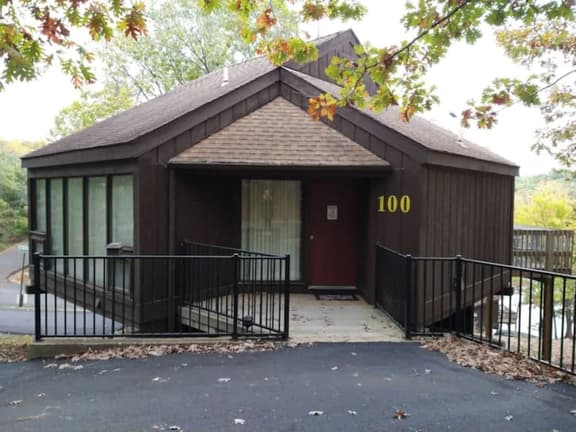 The Forest Den #100-Lakefront 3BD/3BA/Pools/Deck/Dock/Grill-6PP - Image 1