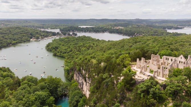How to Book a Last-Minute Summer Getaway at Lake of the Ozarks