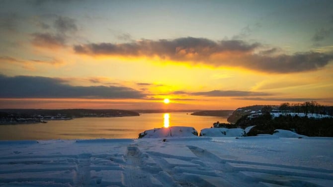 Lake of the Ozarks Winter Events Guide: Polar Plunges, Pub Crawls, Lights & Local Traditions